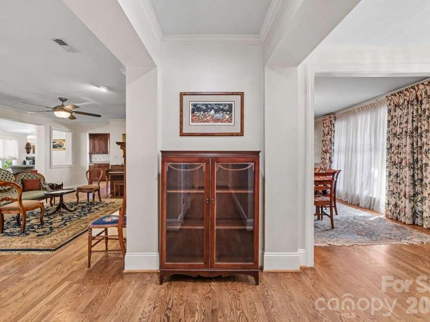 746 Grandview Drive, Concord, NC 28025.  MLS# CAR4434570, YatesRealty ID 5093. Natural light cascades through the abundant windows