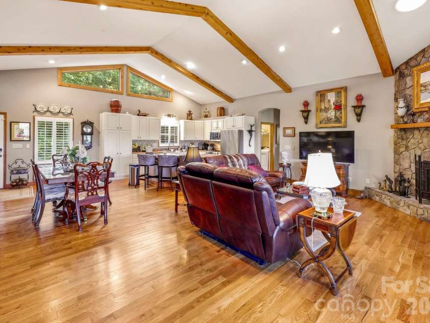 190 Tanglewood Trail, Lake Lure, NC 28746.  MLS# CAR4424886, YatesRealty ID 50932. 