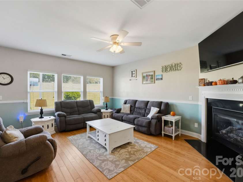 167 Ranlo Avenue, Gastonia, NC 28054.  MLS# CAR4424883, YatesRealty ID 50933. 