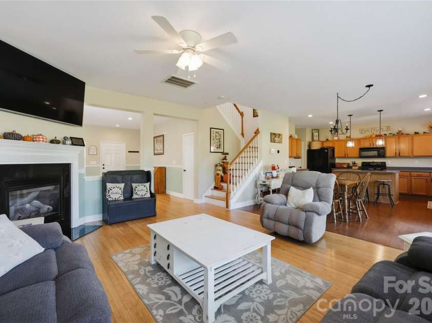 167 Ranlo Avenue, Gastonia, NC 28054.  MLS# CAR4424883, YatesRealty ID 50933. 