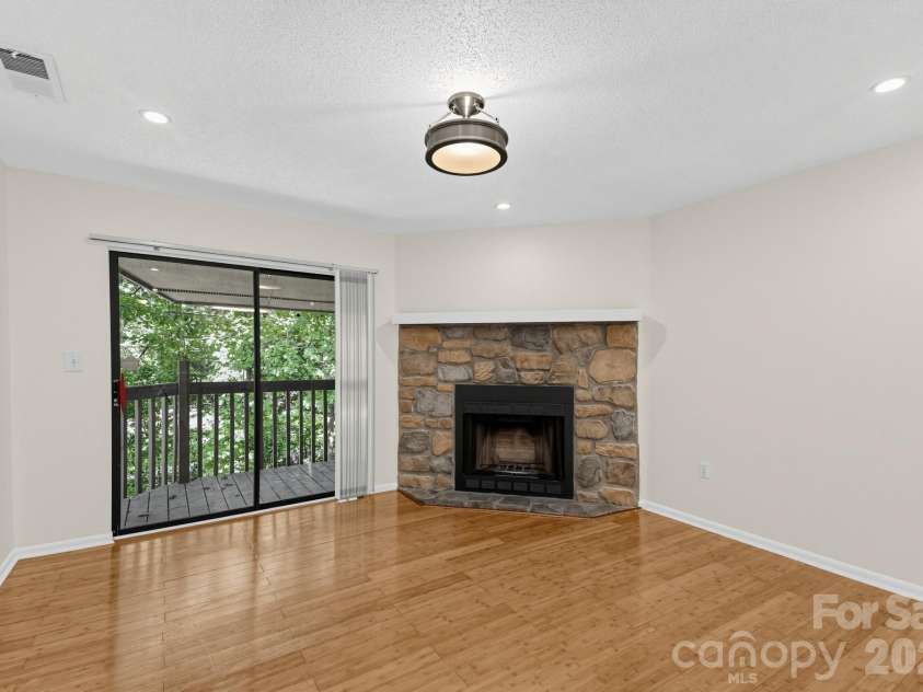 405 Harbison Boulevard, Columbia, SC 29212.  MLS# CAR4423817, YatesRealty ID 50934. 