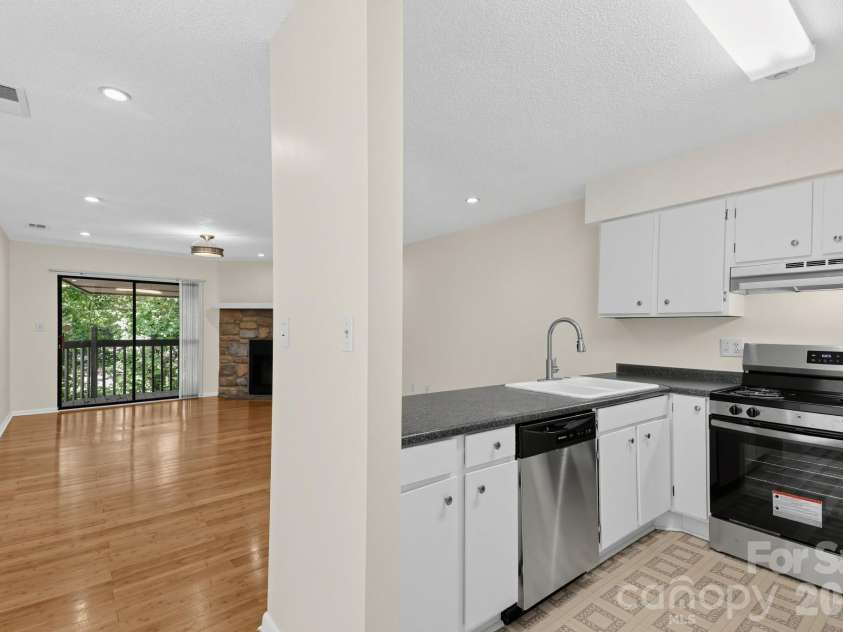 405 Harbison Boulevard, Columbia, SC 29212.  MLS# CAR4423817, YatesRealty ID 50934. 
