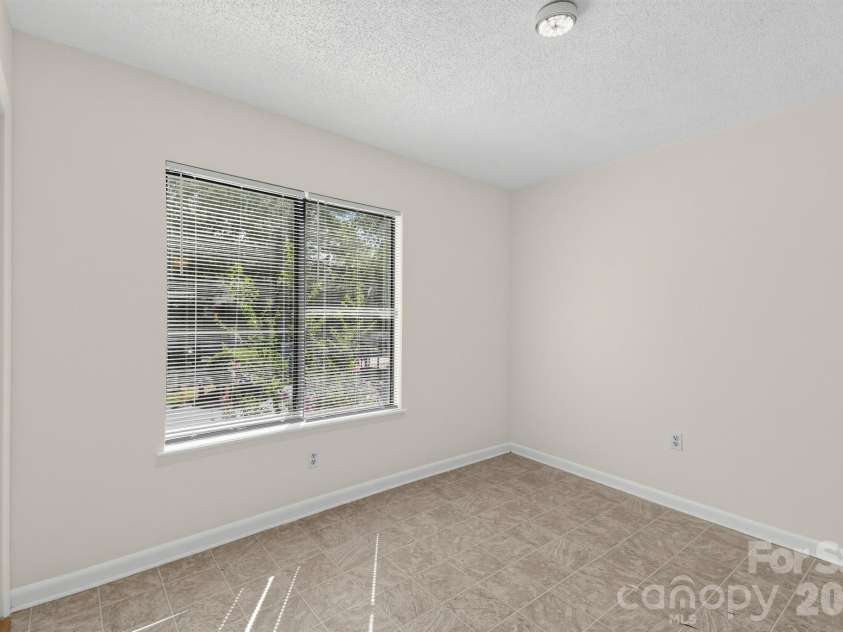 405 Harbison Boulevard, Columbia, SC 29212.  MLS# CAR4423817, YatesRealty ID 50934. 