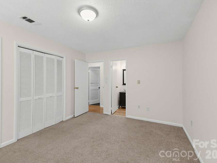 405 Harbison Boulevard, Columbia, SC 29212.  MLS# CAR4423817, YatesRealty ID 50934. 