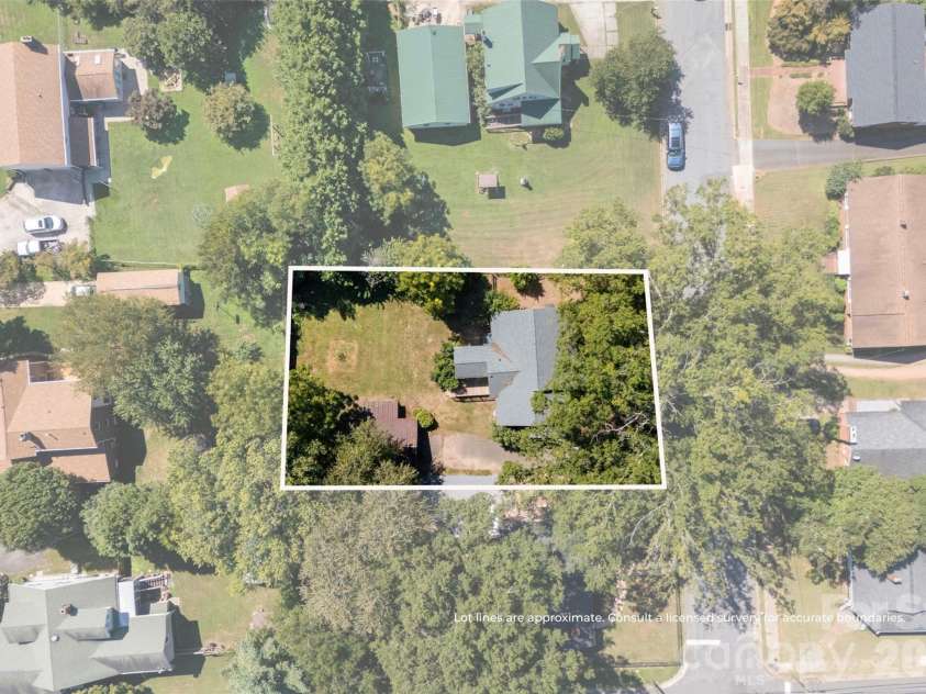 309 Main Avenue, Newton, NC 28658.  MLS# CAR4424348, YatesRealty ID 50936. 