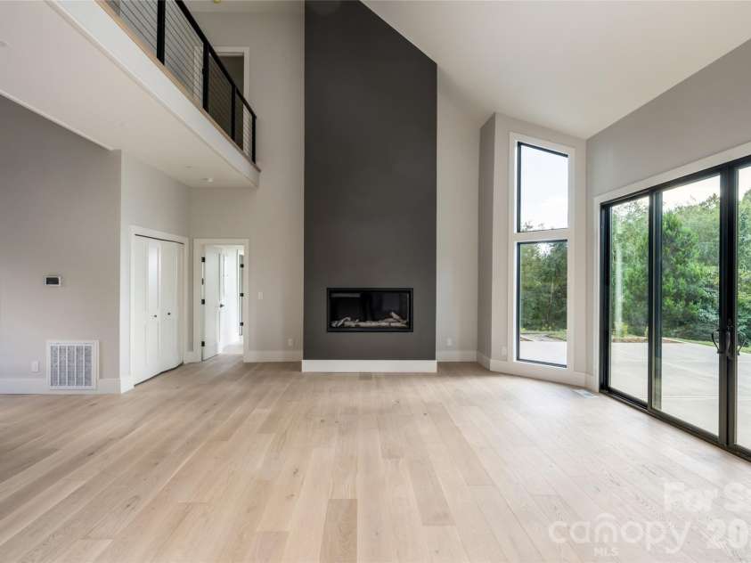 5 Meadow Ridge Drive, Asheville, NC 28804.  MLS# CAR4423846, YatesRealty ID 50939. 