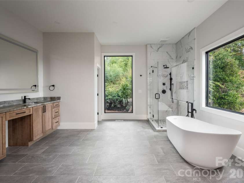 5 Meadow Ridge Drive, Asheville, NC 28804.  MLS# CAR4423846, YatesRealty ID 50939. 