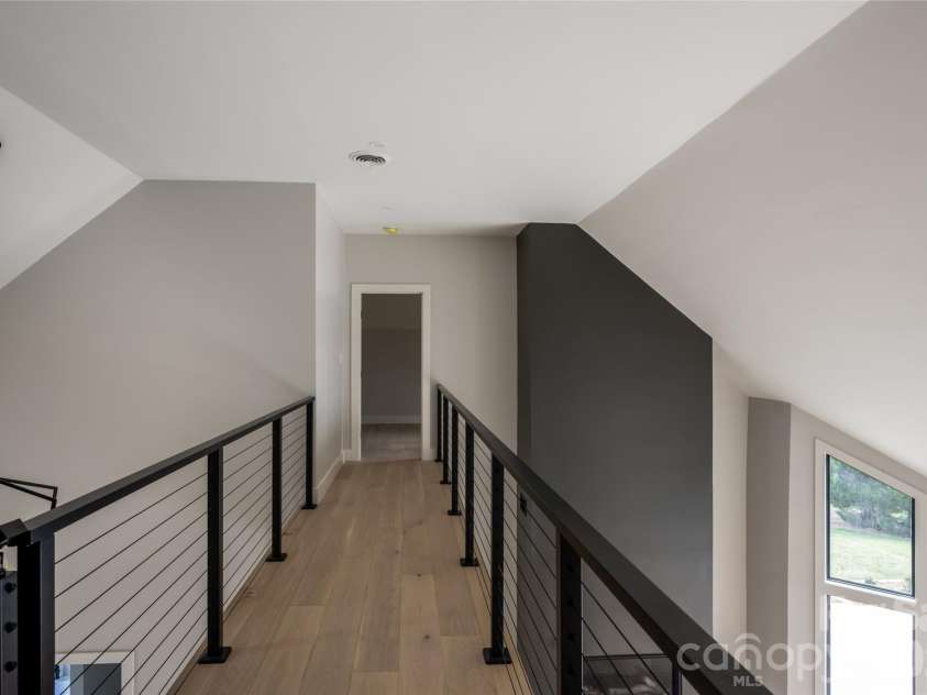 5 Meadow Ridge Drive, Asheville, NC 28804.  MLS# CAR4423846, YatesRealty ID 50939. 
