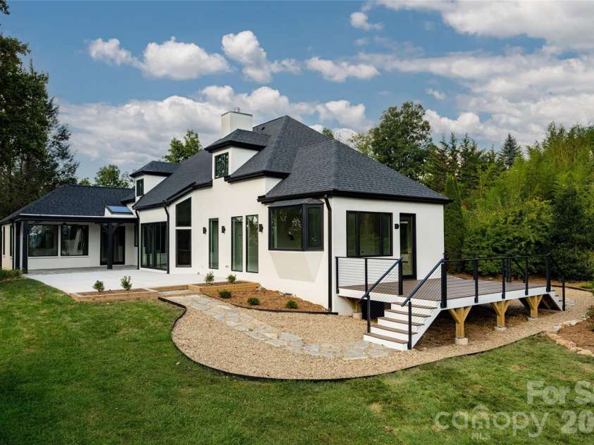 5 Meadow Ridge Drive, Asheville, NC 28804.  MLS# CAR4423846, YatesRealty ID 50939. 