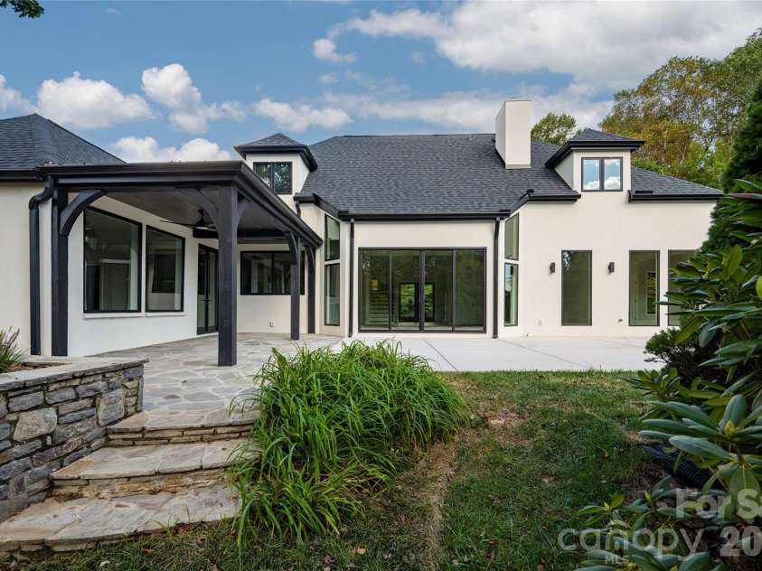 5 Meadow Ridge Drive, Asheville, NC 28804.  MLS# CAR4423846, YatesRealty ID 50939. 