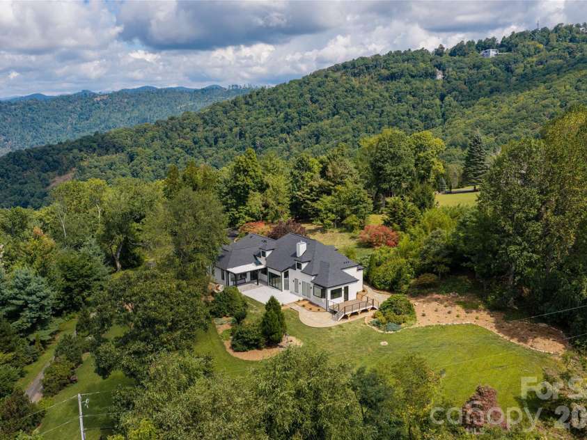 5 Meadow Ridge Drive, Asheville, NC 28804.  MLS# CAR4423846, YatesRealty ID 50939. 