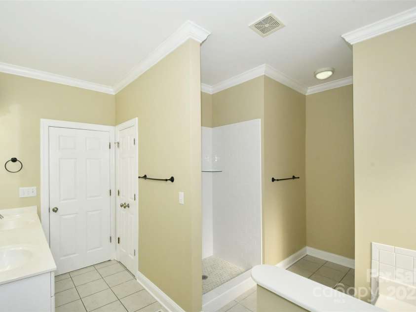 131 Covington Drive, Advance, NC 27006.  MLS# CAR4243803, YatesRealty ID 5094. 