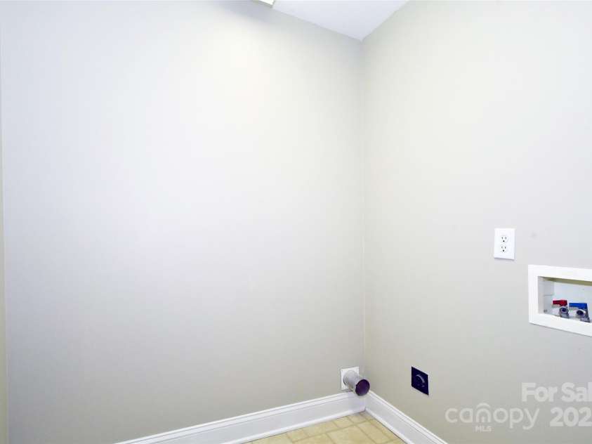 131 Covington Drive, Advance, NC 27006.  MLS# CAR4243803, YatesRealty ID 5094. 