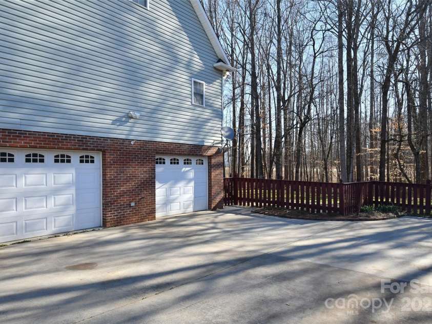 131 Covington Drive, Advance, NC 27006.  MLS# CAR4243803, YatesRealty ID 5094. 