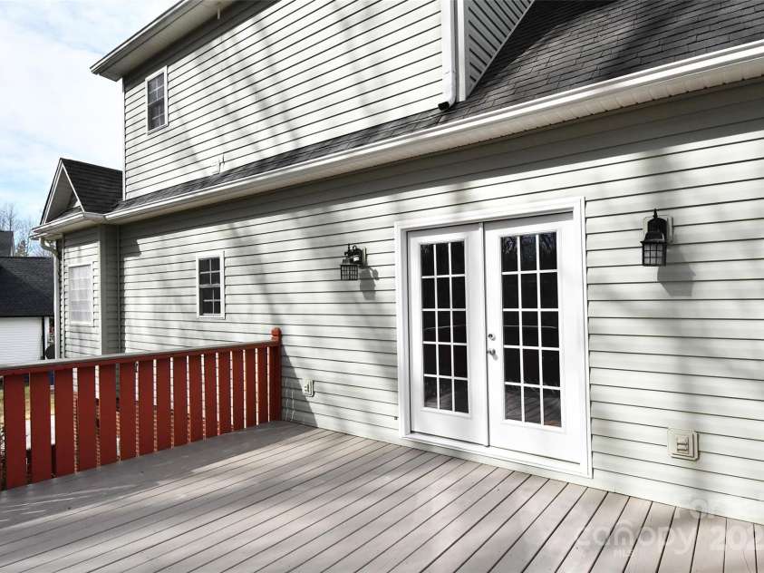 131 Covington Drive, Advance, NC 27006.  MLS# CAR4243803, YatesRealty ID 5094. 