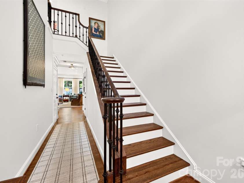 318 Wendover Heights Circle, Charlotte, NC 28211.  MLS# CAR4424763, YatesRealty ID 50941. 