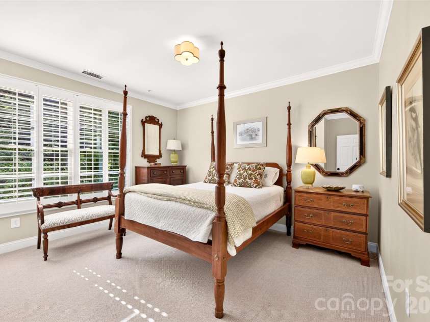 318 Wendover Heights Circle, Charlotte, NC 28211.  MLS# CAR4424763, YatesRealty ID 50941. Attractive guest room