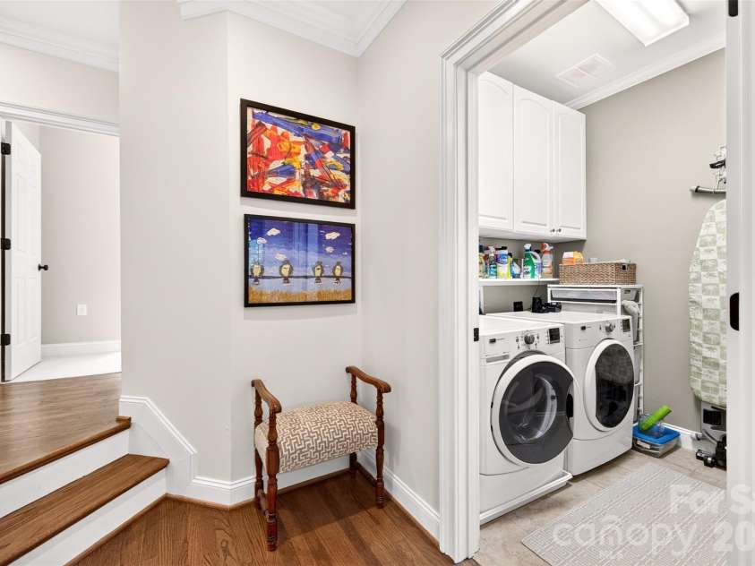 318 Wendover Heights Circle, Charlotte, NC 28211.  MLS# CAR4424763, YatesRealty ID 50941. Laundry