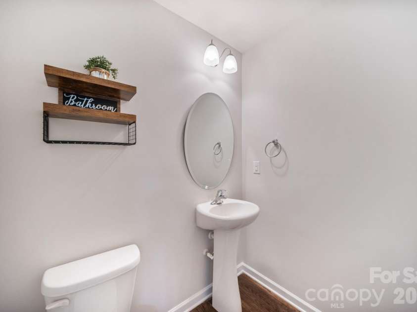 8523 Mansell Court, Charlotte, NC 28215.  MLS# CAR4376457, YatesRealty ID 50943. 