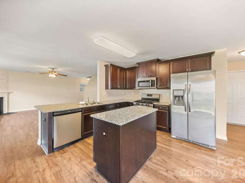 8523 Mansell Court, Charlotte, NC 28215.  MLS# CAR4376457, YatesRealty ID 50943. 