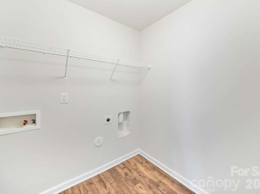 8523 Mansell Court, Charlotte, NC 28215.  MLS# CAR4376457, YatesRealty ID 50943. 