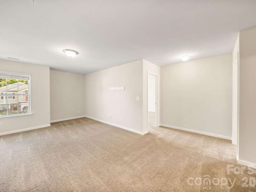 8523 Mansell Court, Charlotte, NC 28215.  MLS# CAR4376457, YatesRealty ID 50943. 