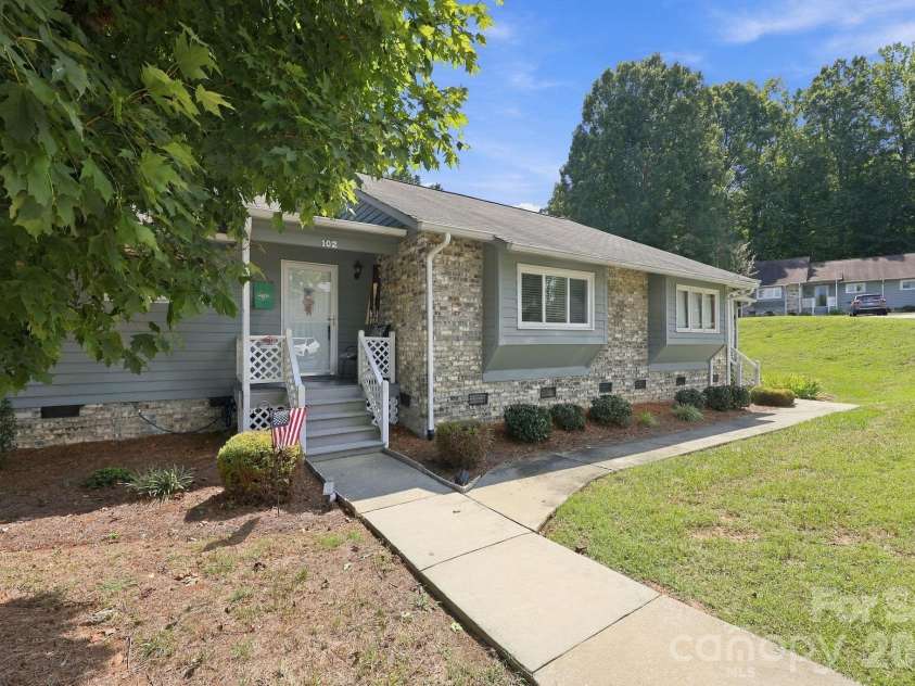 102 Wellington Hills Circle, Salisbury, NC 28147.  MLS# CAR4424548, YatesRealty ID 50945. 