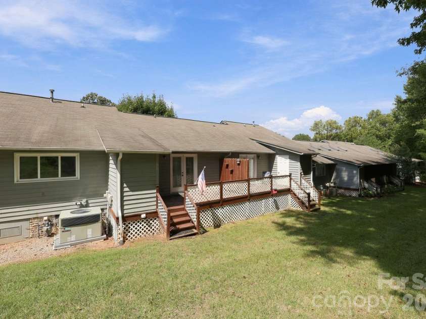 102 Wellington Hills Circle, Salisbury, NC 28147.  MLS# CAR4424548, YatesRealty ID 50945. 