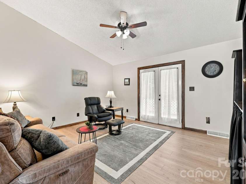 102 Wellington Hills Circle, Salisbury, NC 28147.  MLS# CAR4424548, YatesRealty ID 50945. 