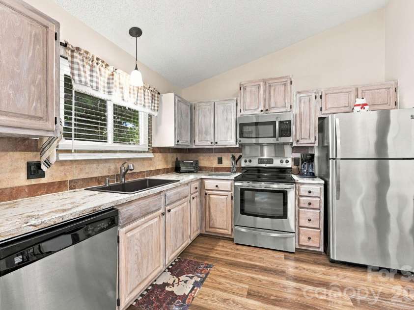 102 Wellington Hills Circle, Salisbury, NC 28147.  MLS# CAR4424548, YatesRealty ID 50945. 