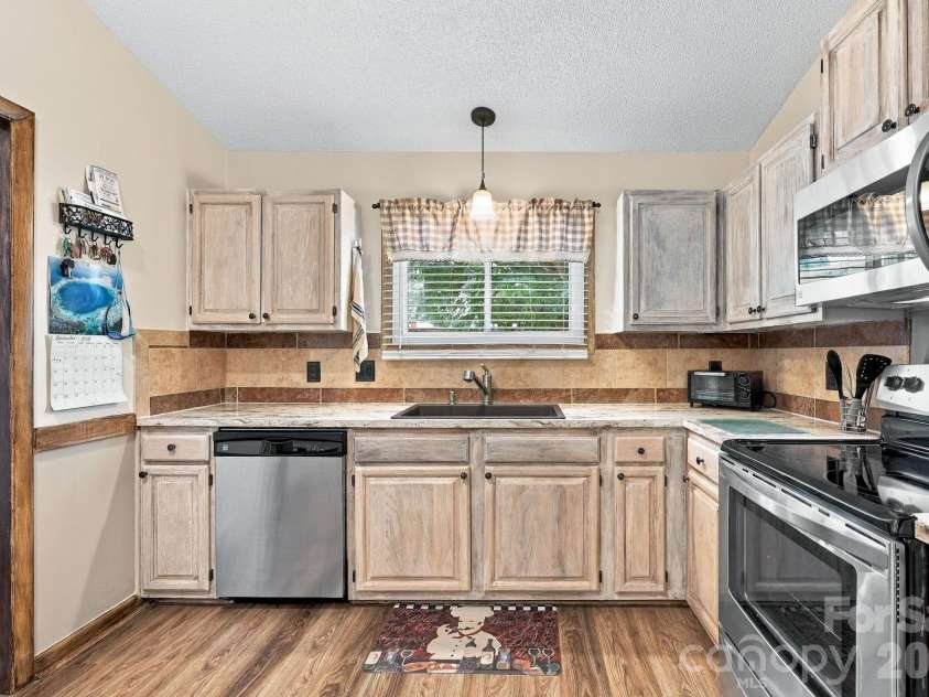 102 Wellington Hills Circle, Salisbury, NC 28147.  MLS# CAR4424548, YatesRealty ID 50945. 