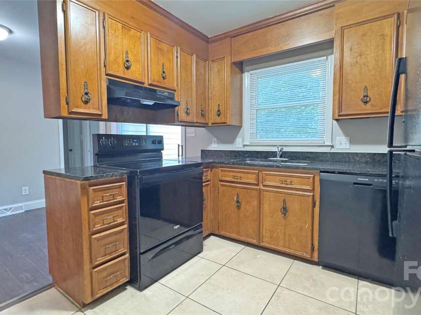 14011 Phillips Road, Matthews, NC 28105.  MLS# CAR4424874, YatesRealty ID 50948. 
