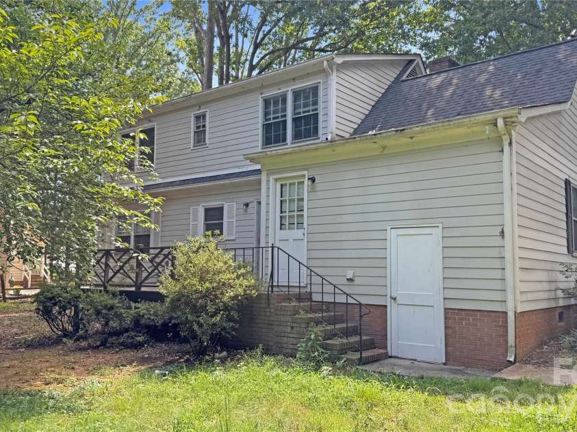 14011 Phillips Road, Matthews, NC 28105.  MLS# CAR4424874, YatesRealty ID 50948. 