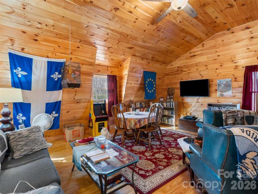 252 Idylwild Lane, Black Mountain, NC 28711.  MLS# CAR4422710, YatesRealty ID 50949. 