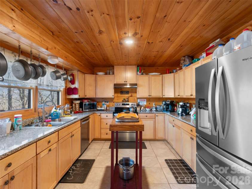 252 Idylwild Lane, Black Mountain, NC 28711.  MLS# CAR4422710, YatesRealty ID 50949. 