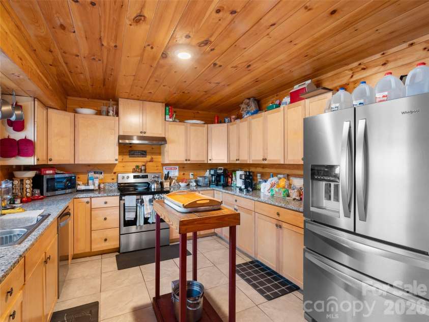 252 Idylwild Lane, Black Mountain, NC 28711.  MLS# CAR4422710, YatesRealty ID 50949. 