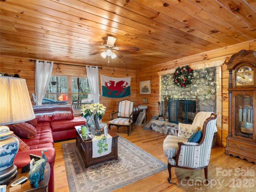 252 Idylwild Lane, Black Mountain, NC 28711.  MLS# CAR4422710, YatesRealty ID 50949. 