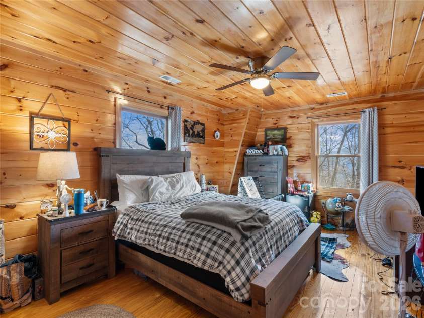 252 Idylwild Lane, Black Mountain, NC 28711.  MLS# CAR4422710, YatesRealty ID 50949. 