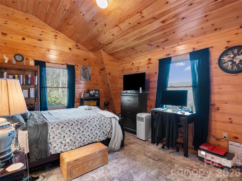 252 Idylwild Lane, Black Mountain, NC 28711.  MLS# CAR4422710, YatesRealty ID 50949. 