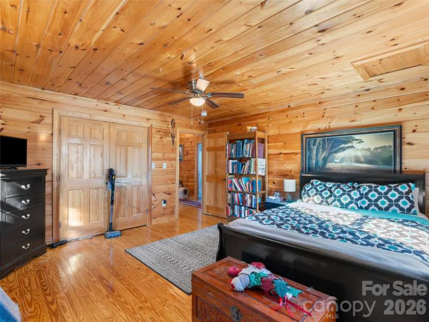 252 Idylwild Lane, Black Mountain, NC 28711.  MLS# CAR4422710, YatesRealty ID 50949. 