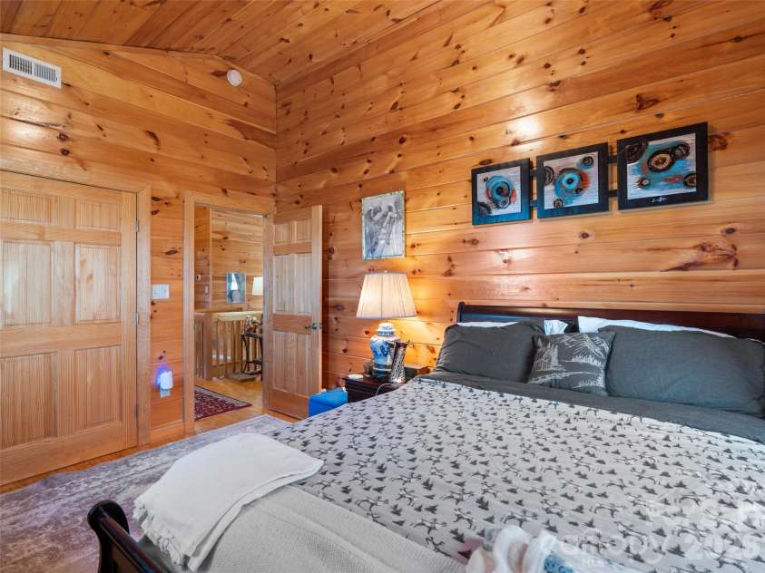 252 Idylwild Lane, Black Mountain, NC 28711.  MLS# CAR4422710, YatesRealty ID 50949. 