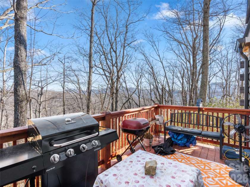 252 Idylwild Lane, Black Mountain, NC 28711.  MLS# CAR4422710, YatesRealty ID 50949. 