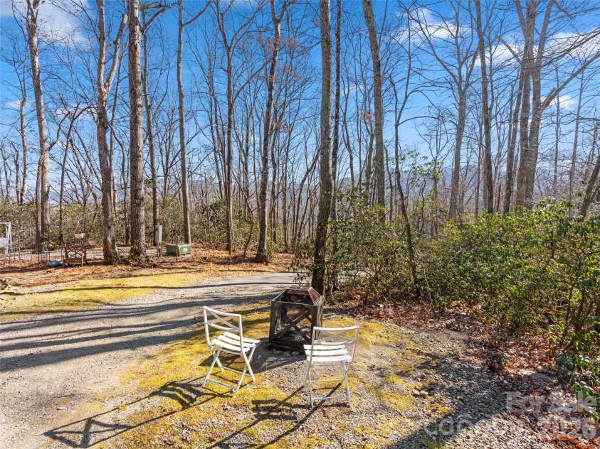 252 Idylwild Lane, Black Mountain, NC 28711.  MLS# CAR4422710, YatesRealty ID 50949. 