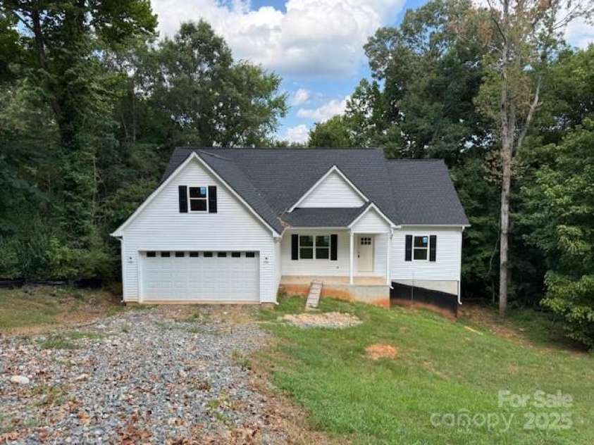 595 Foxwood Drive, Concord, NC 28025.  MLS# CAR3806082, YatesRealty ID 5095. 