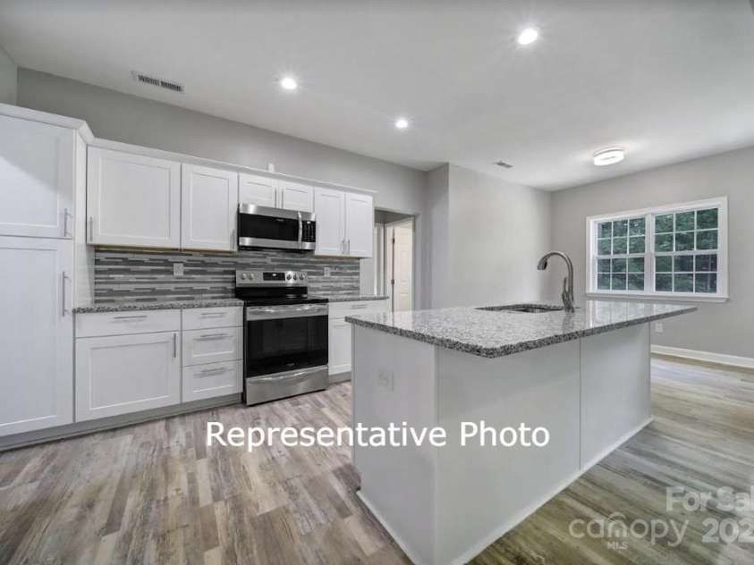 595 Foxwood Drive, Concord, NC 28025.  MLS# CAR3806082, YatesRealty ID 5095. 