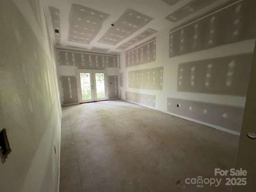 595 Foxwood Drive, Concord, NC 28025.  MLS# CAR3806082, YatesRealty ID 5095. 