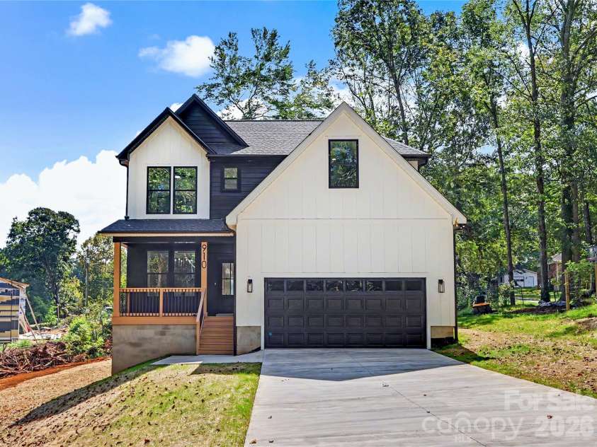 910 Montrose Drive, Shelby, NC 28150.  MLS# CAR4424954, YatesRealty ID 50950. 