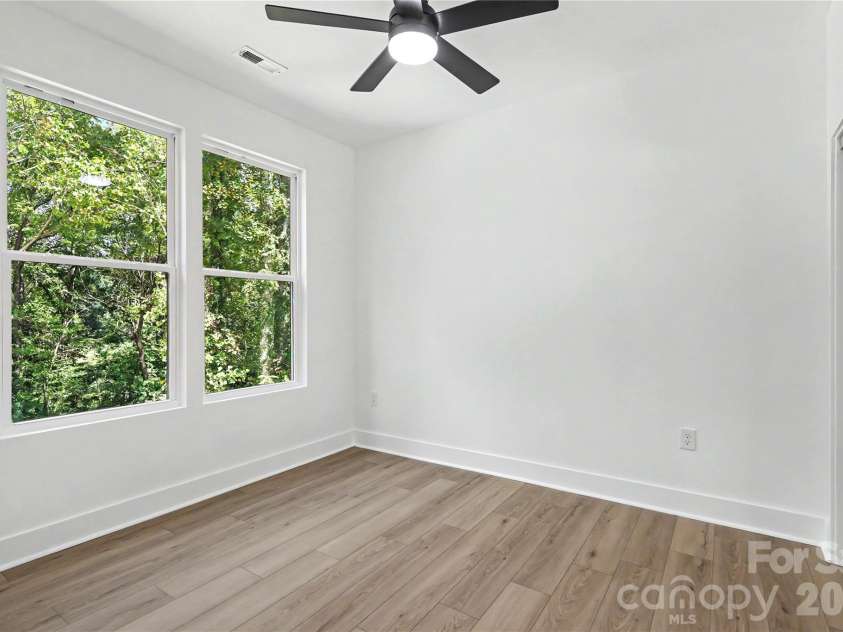 910 Montrose Drive, Shelby, NC 28150.  MLS# CAR4424954, YatesRealty ID 50950. 