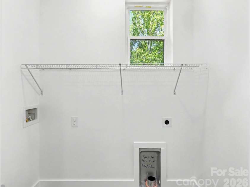 910 Montrose Drive, Shelby, NC 28150.  MLS# CAR4424954, YatesRealty ID 50950. 