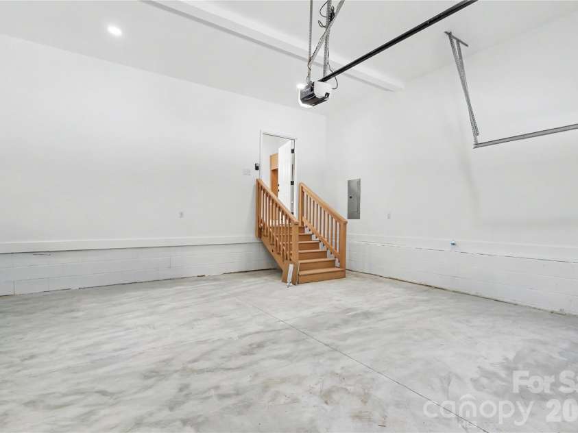 910 Montrose Drive, Shelby, NC 28150.  MLS# CAR4424954, YatesRealty ID 50950. 